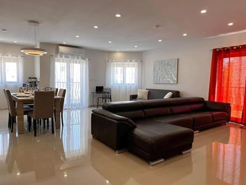 Living room, Seating area, Floor plan, Dining area