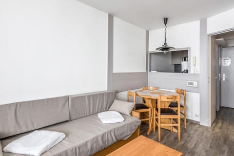 Bed, kitchen
