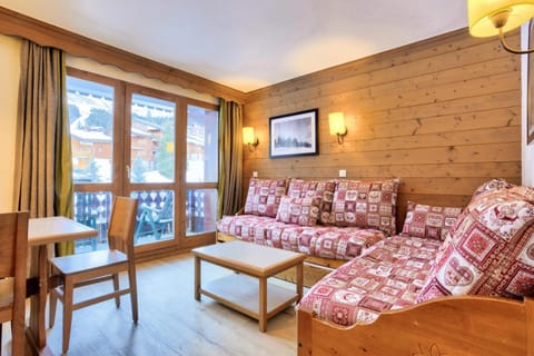 Bed, kitchen