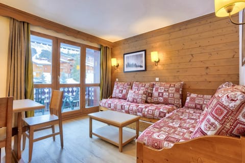 Bed, kitchen