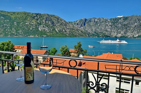 Natural landscape, View (from property/room), Balcony/Terrace, Sea view