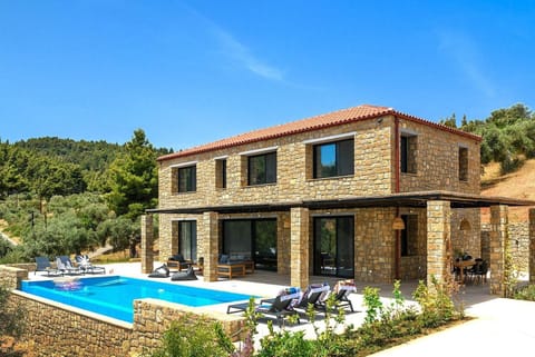 Property building, Garden view, Pool view, Swimming pool, sunbed