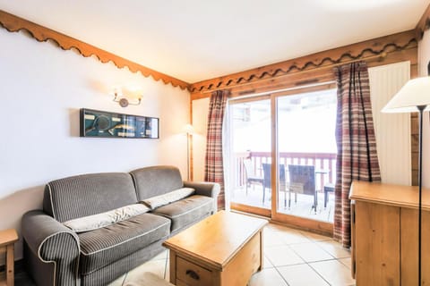 Bed, Living room, kitchen