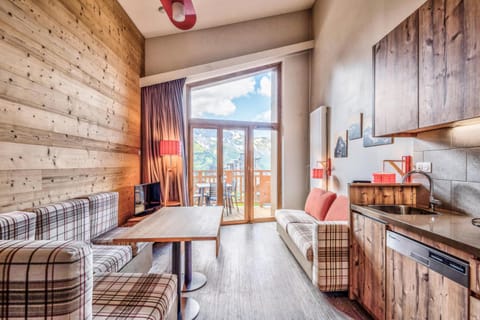 Bed, kitchen