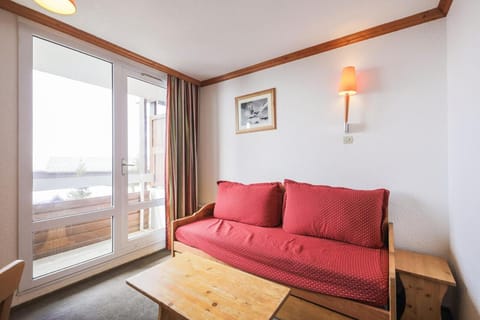 Bed, Living room, Bedroom