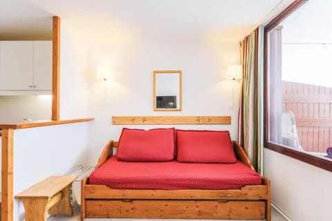 Bed, Living room, furniture