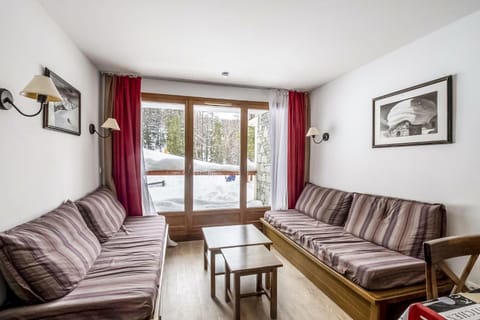 Bed, kitchen