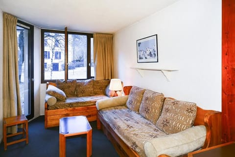 Bed, Living room