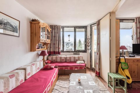 Bed, Living room, kitchen