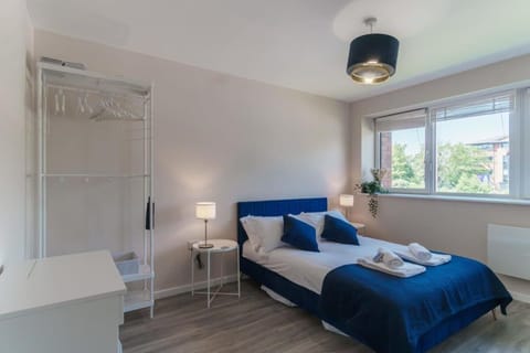 Lovely 1 Bed Manchester Apartment - Sleeps 3 Apartment in Salford