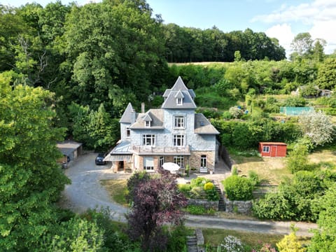 Property building, Spring, Day, Garden, Garden view