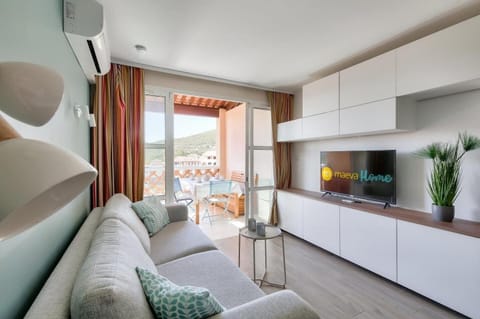 Bed, fireplace