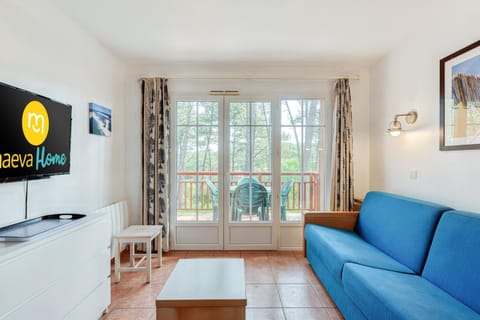 Bed, Living room, kitchen