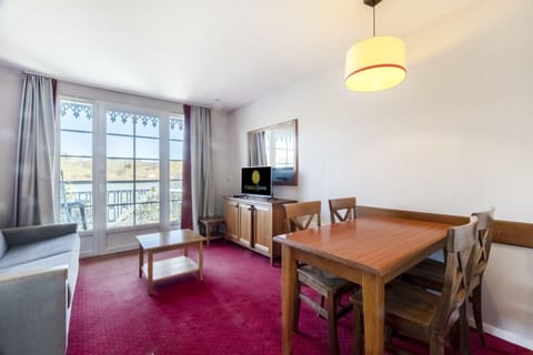 Bed, kitchen