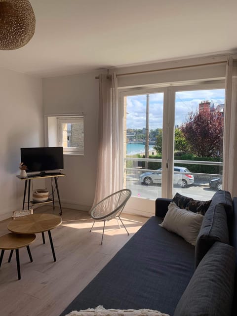 Natural landscape, TV and multimedia, View (from property/room), Bedroom