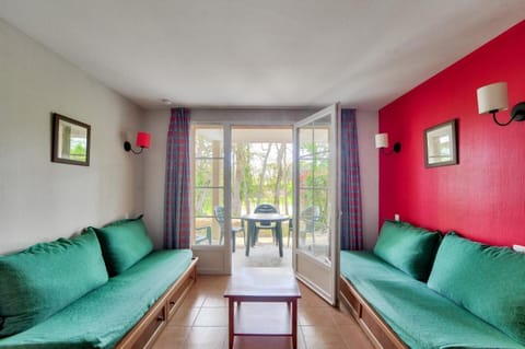 Bed, Living room, furniture, kitchen