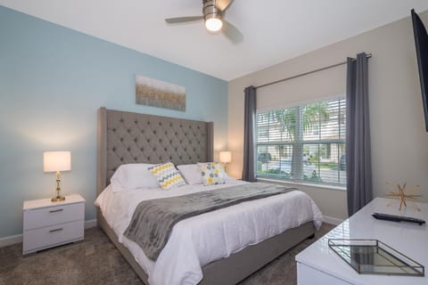 Stunning Townhouses 5 Minutes away Disney! House in Kissimmee