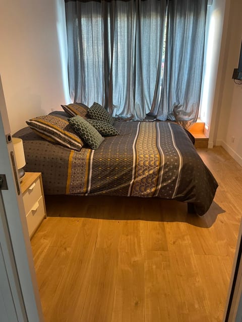 Suite parentale avec salle de bains et toilettes privées Vacation rental in Auvergne-Rhône-Alpes