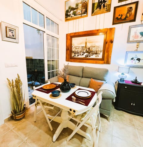 Living room, Dining area