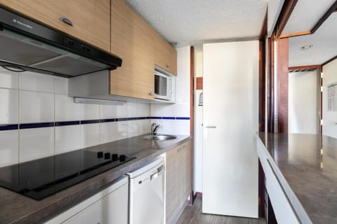 Bathroom, oven, kitchen