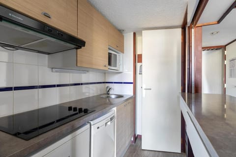 Bathroom, oven, kitchen