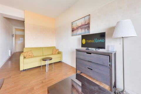 Bed, TV and multimedia
