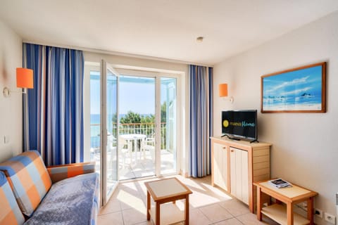 Bed, furniture, kitchen