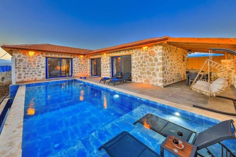 Property building, Patio, Swimming pool