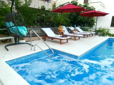 Swimming pool, Swimming pool