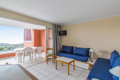 Bed, furniture, kitchen