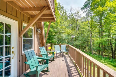 A-Frame Cabin with Furnished Deck in Becket! Cabin in Becket