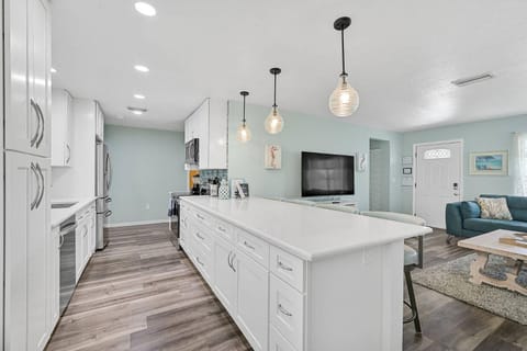 Laughing Pelican Pool Home House in Bradenton