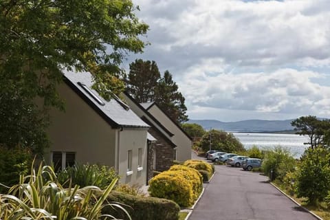Property building, Day, Neighbourhood, Sea view