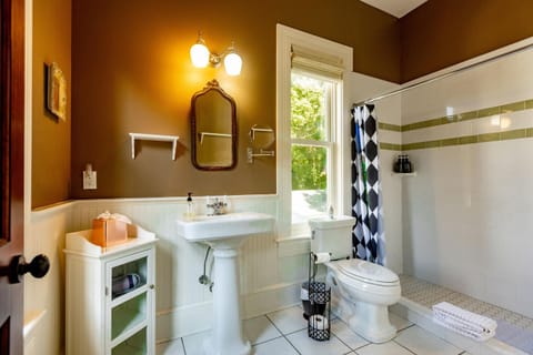 Southern Charm in the Camellia Rose Inn Bed and Breakfast in Gainesville