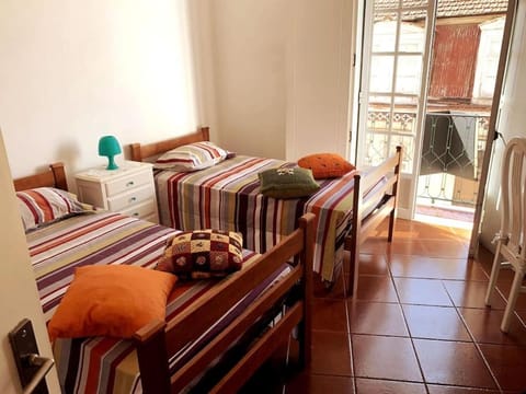 Bed, Living room