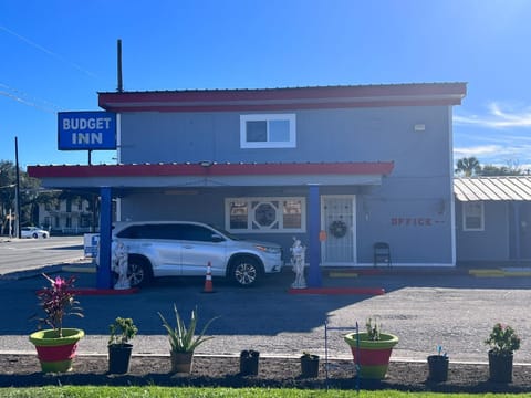 Property building, Day