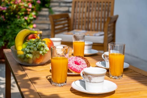 Food and drinks, Food