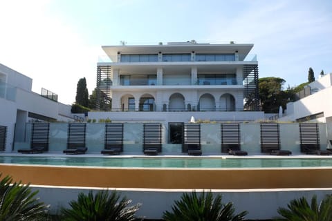 Property building, Day, Swimming pool, Swimming pool