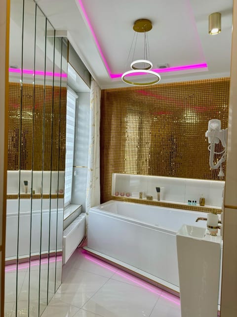 Bathroom, Bath, hair dryier