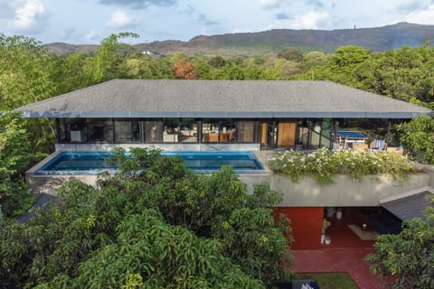 Property building, Mountain view, Pool view, Swimming pool