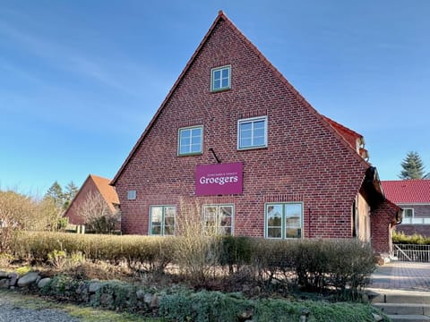Property building, Spring