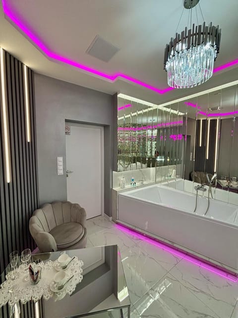 Bathroom, Living room, Bath