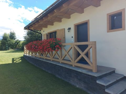 Property building, Neighbourhood, Garden, Garden view