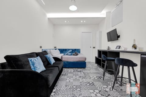 TV and multimedia, Living room, Dining area