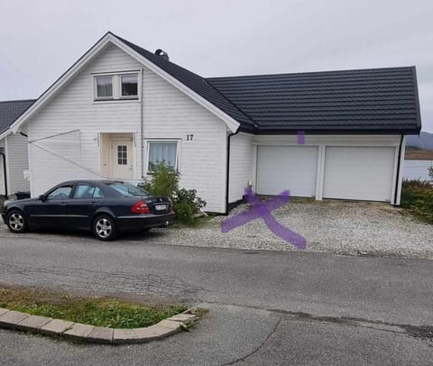 Small and cosy with free parking Apartment in Tromso