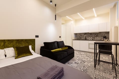 Bed, Kitchen or kitchenette, Bedroom