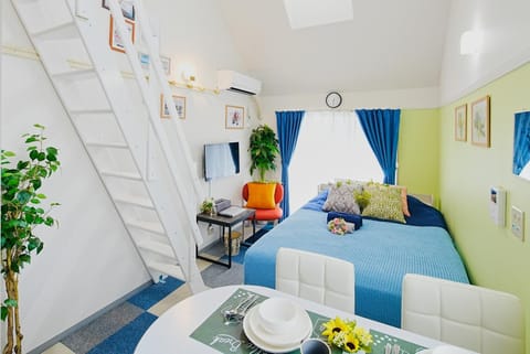Bed, TV and multimedia, Photo of the whole room, Bedroom, air conditioner
