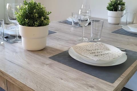 Berg Messe EG, 2,5 Zimmer, Homeoffice, W-Lan Apartment in Leverkusen