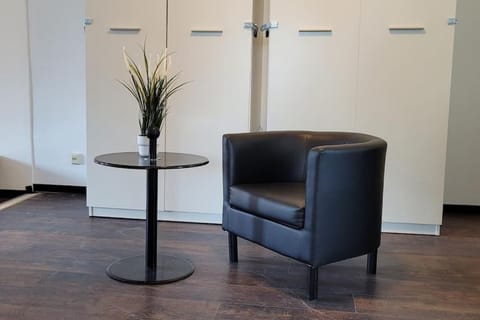 Berg Messe EG, 2,5 Zimmer, Homeoffice, W-Lan Apartment in Leverkusen