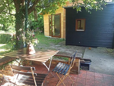 Property building, Garden, Dining area, Garden view